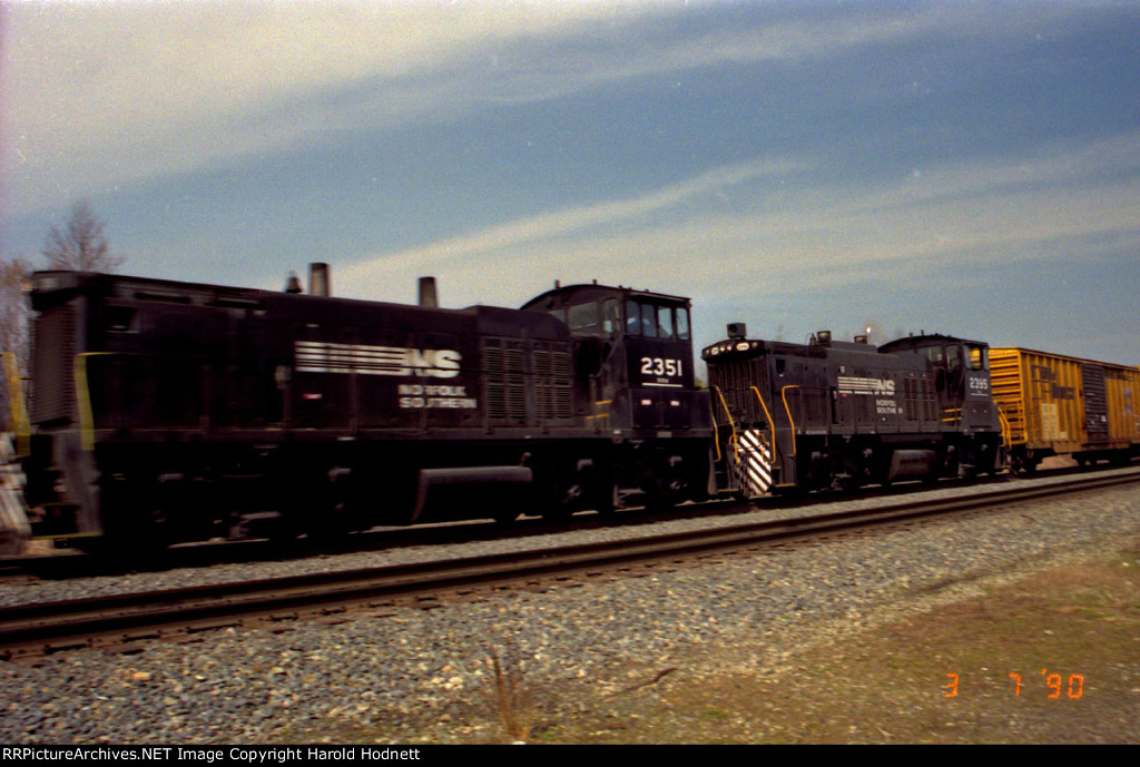 NS 2351 & 2395 lead a train southbound